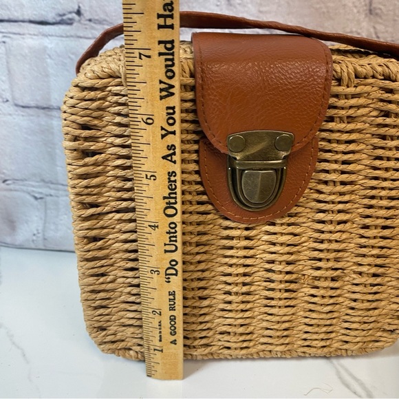 Hoxis Straw Square Wicker Crossbody Bag 7x7 inches Purse - Picture 2 of 7